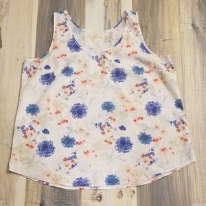 Lightweight floral tank top.